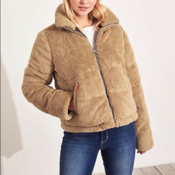 Hollister beige sherpa jacket - Picture 1 of 3